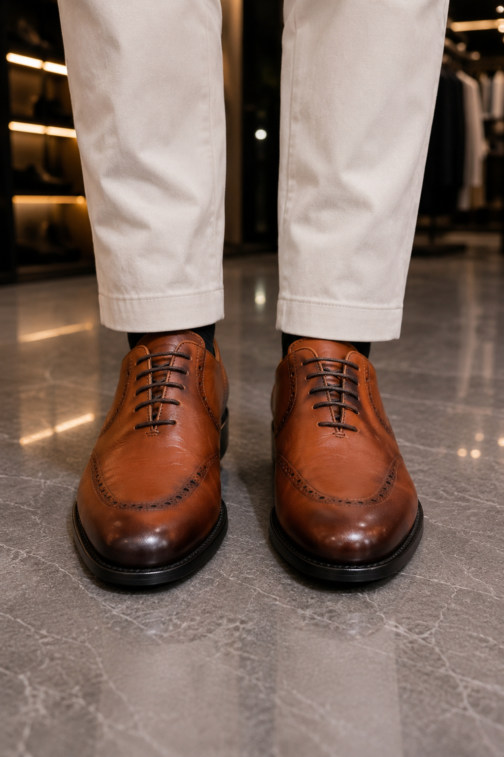Hellbraune Schnürschuhe aus 100 % Leder