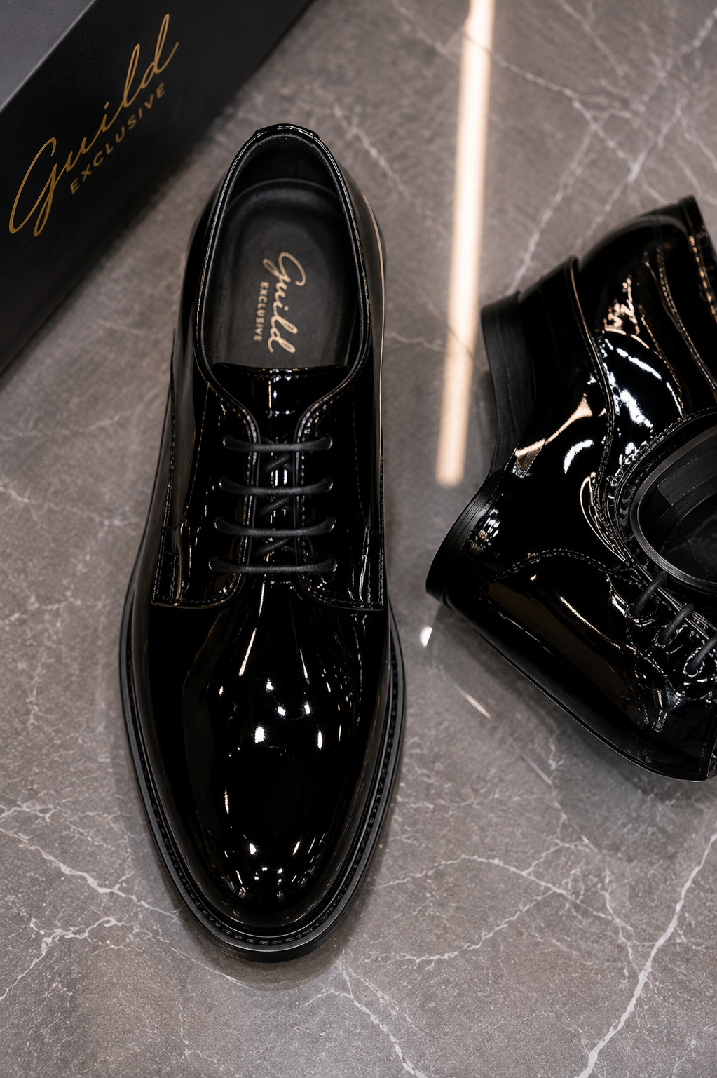 Schwarze Schnürschuhe aus Lackleder, 100 % Leder