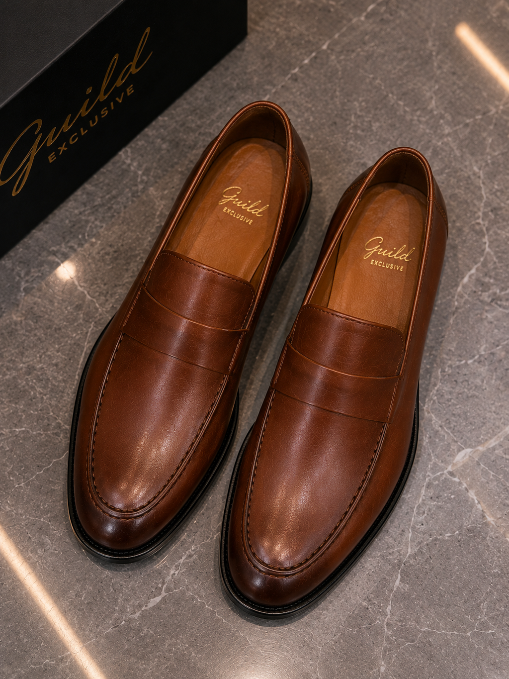 Schuhe in Hellbraun, 100% Leder.