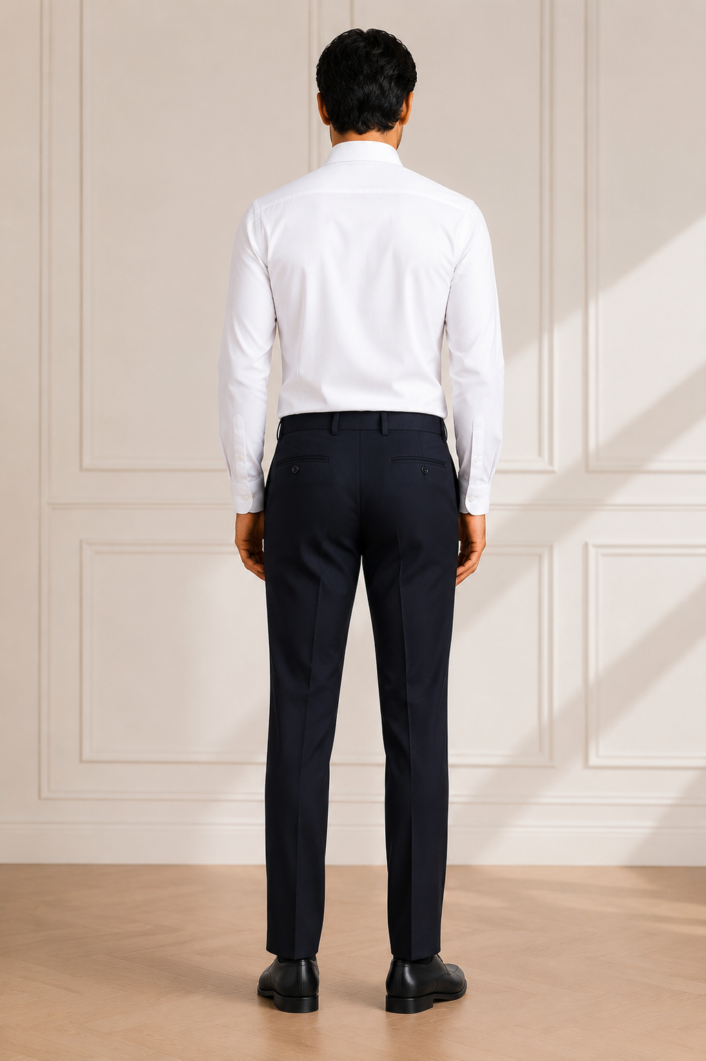 Schmal geschnittene Stoffhose, dunkelblaue Farbe