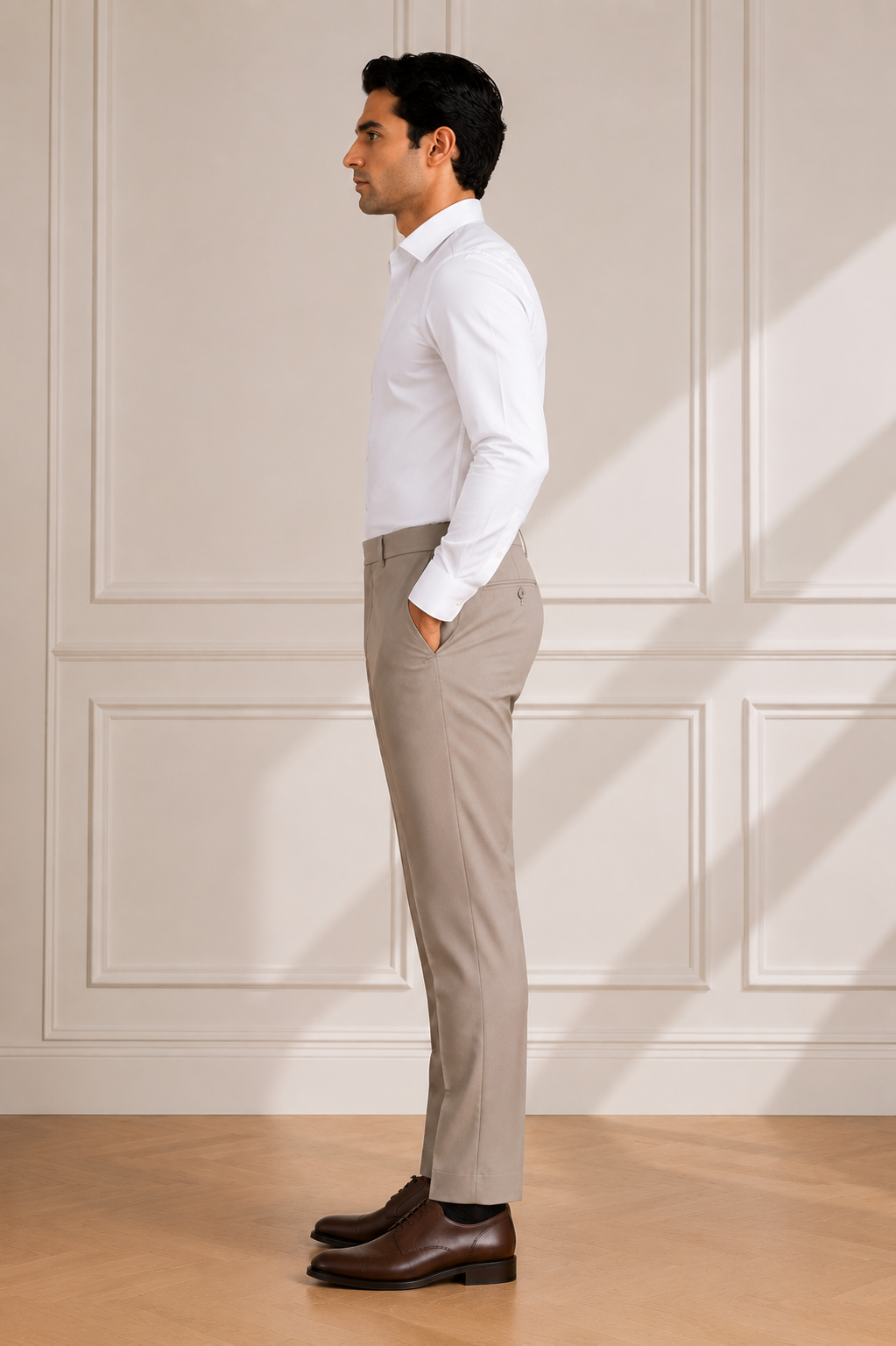 Schmal geschnittene Stoffhose, beige