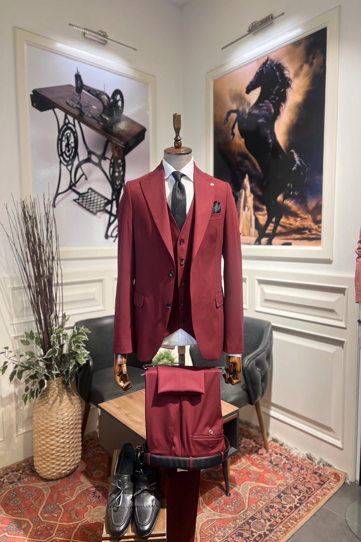 Guild Balkan Slim Fit 3-teilige mit Weste Anzug Weinroter