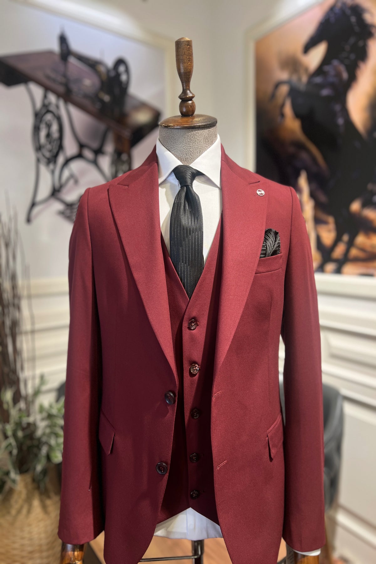 Guild Balkan Slim Fit 3-teilige mit Weste Anzug Weinroter