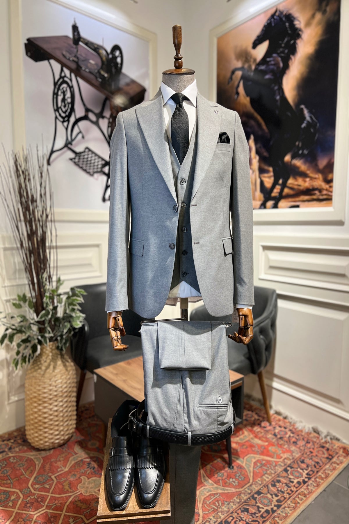 Guild Balkan Slim Fit 3-teilig mit Weste Anzug Grau