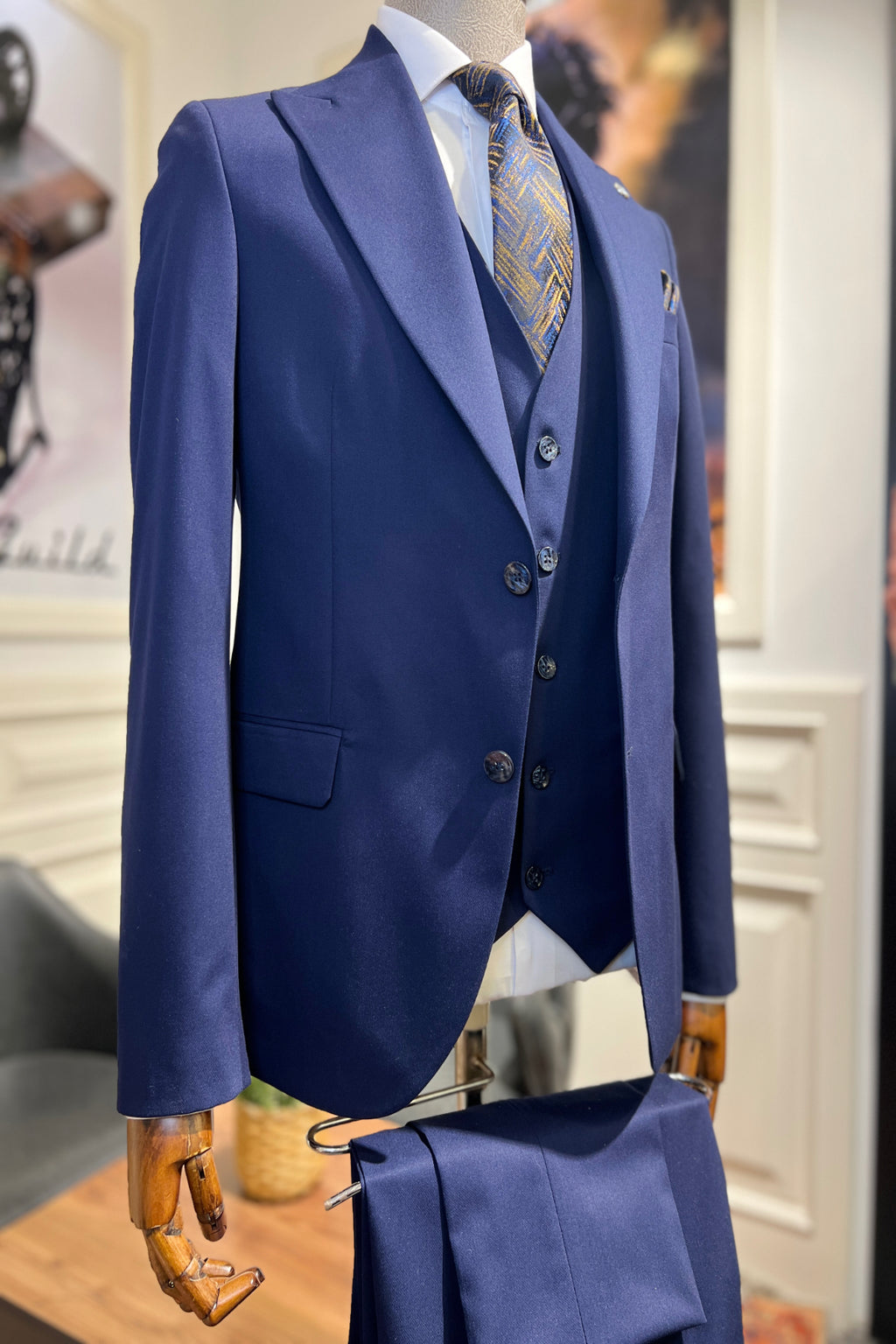 Guild Balkan Slim Fit 3-teilige mit Weste Anzug Dunkelblauer