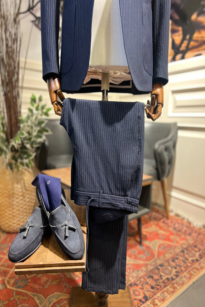 Marineblauer Jogger-Anzug von Guild Limni