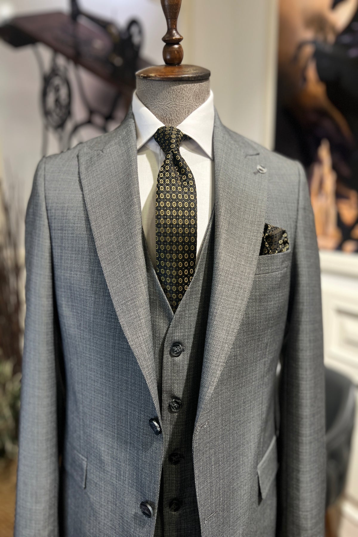 Guild Milos Slim Fit 3-teilig mit Weste Anzug Anthrazit