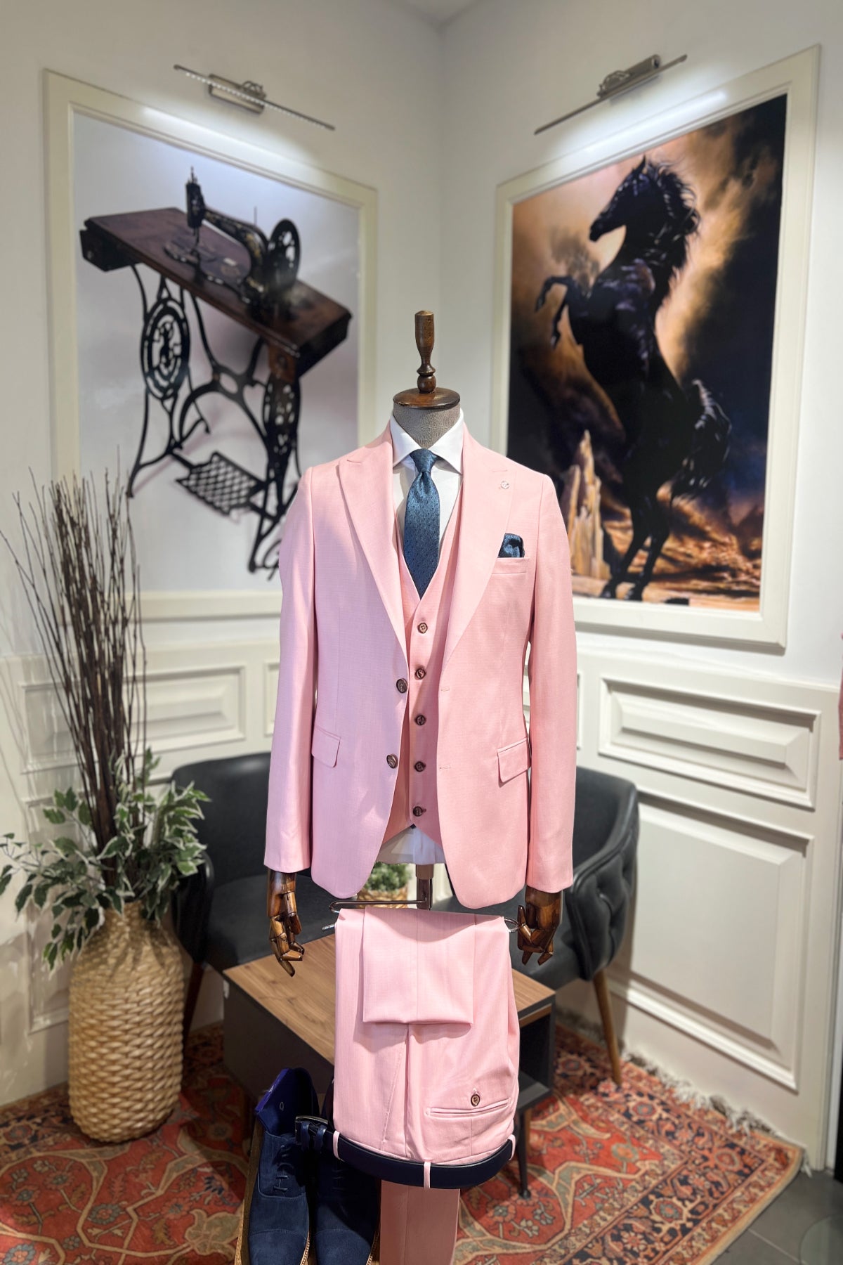 Guild Milos Slim Fit 3-teilig mit Weste Anzug Rosa