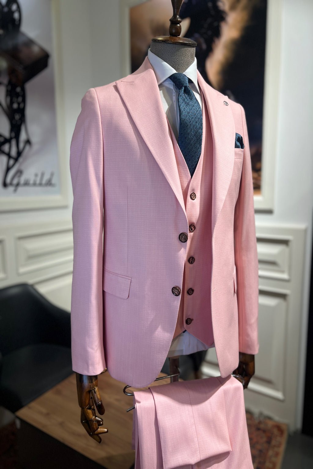 Guild Milos Slim Fit 3-teilig mit Weste Anzug Rosa