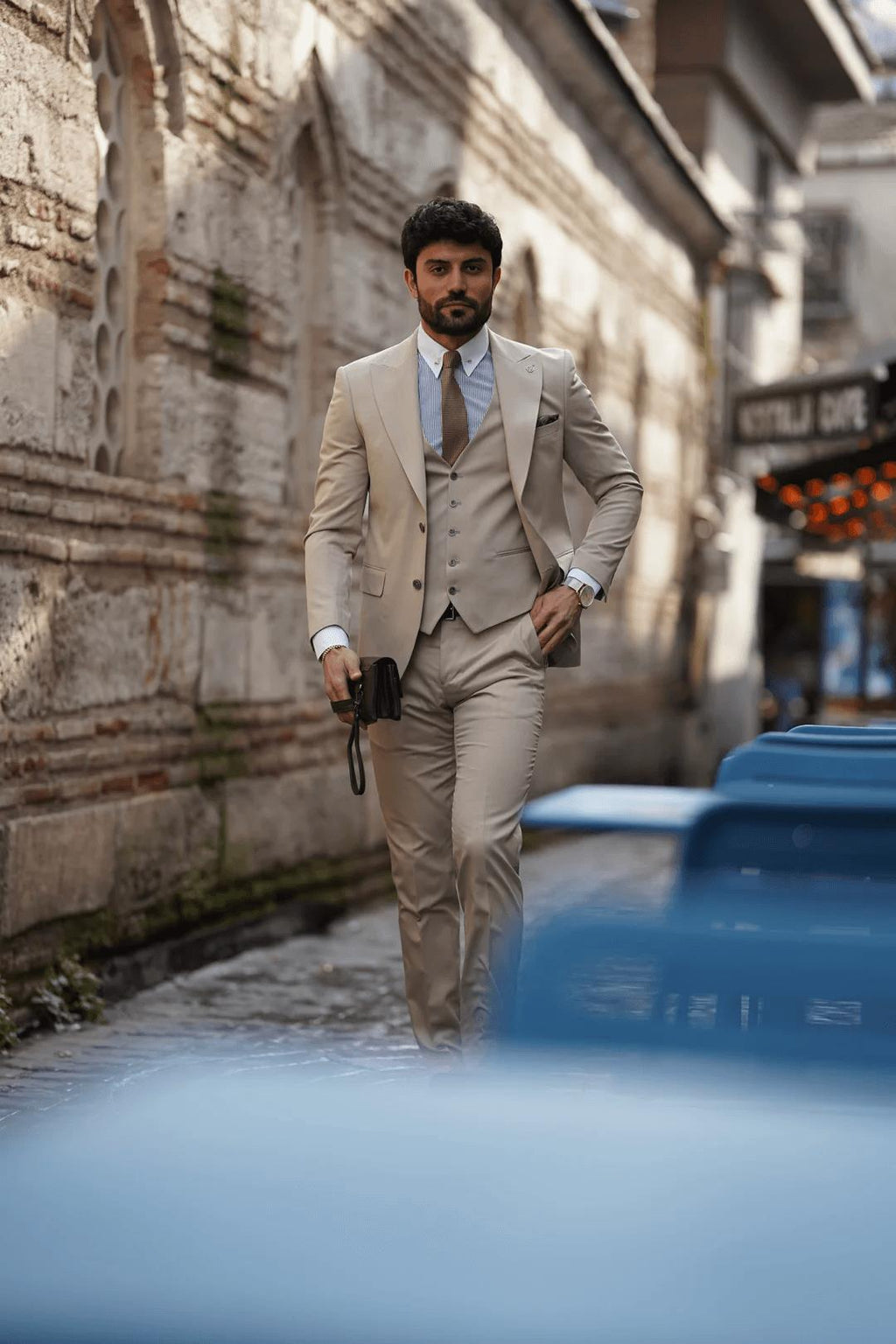 Guild Portici Slim Fit 3-teilig mit Weste Anzug Beige